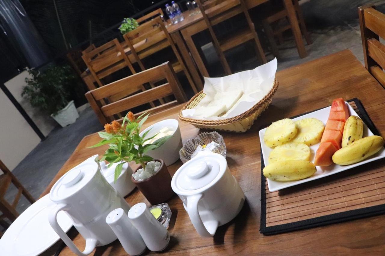 Ryan Residence & Restaurant Негомбо Екстериор снимка