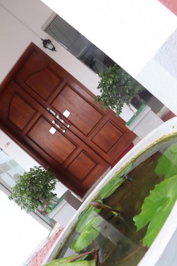 Ryan Residence & Restaurant Негомбо Екстериор снимка