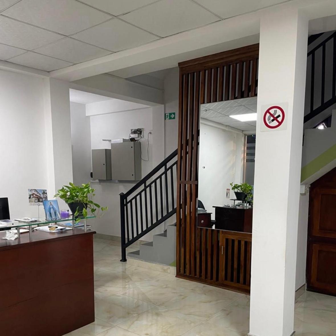 Ryan Residence & Restaurant Негомбо Екстериор снимка