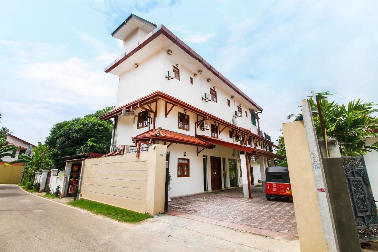 Ryan Residence & Restaurant Негомбо Екстериор снимка